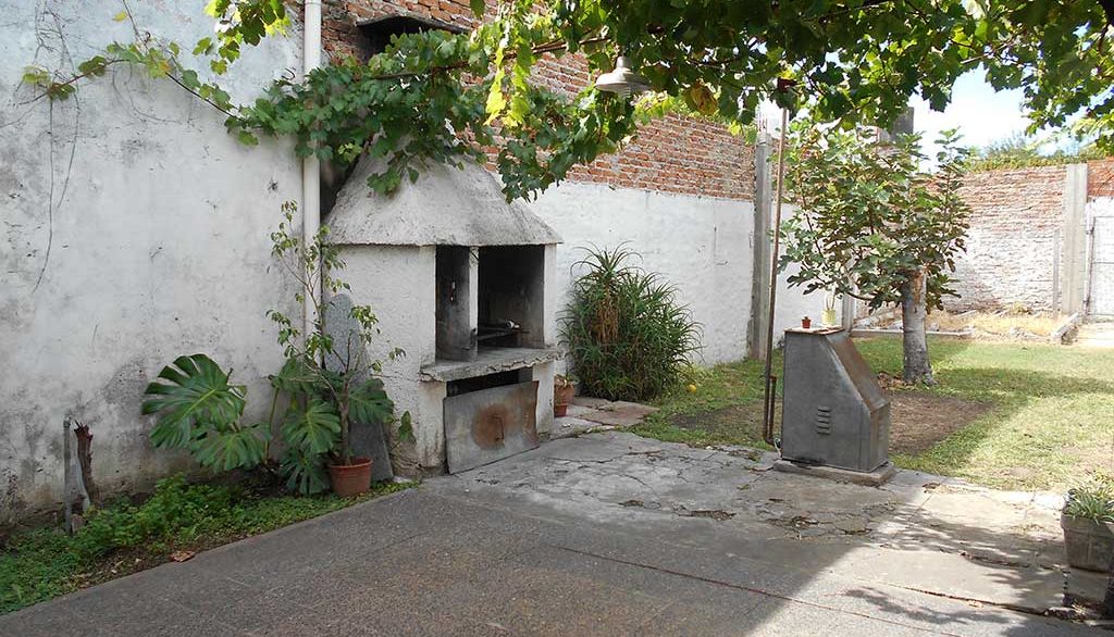 CASA EN VENTA 2 DORMITORIOS de 120 M2. LOMA HERMOSA – ZONA OESTE DE