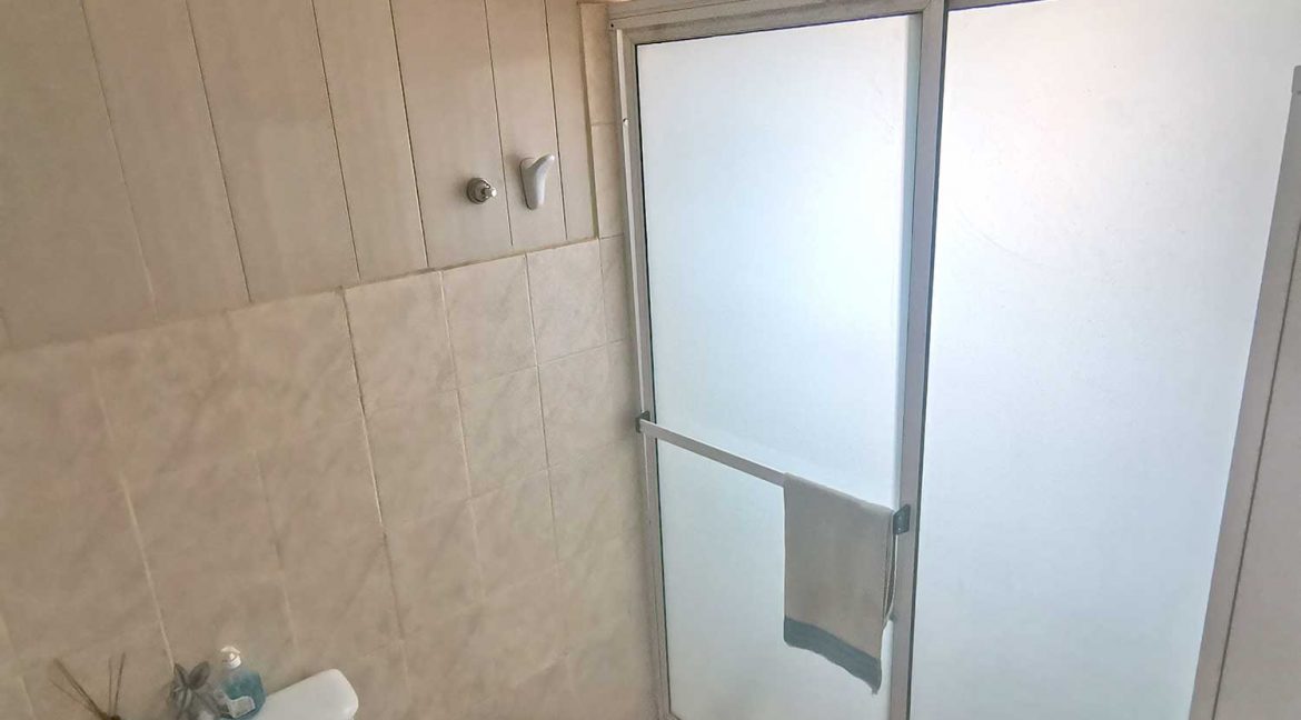 Baño-con-ducha-Duplex-en-venta
