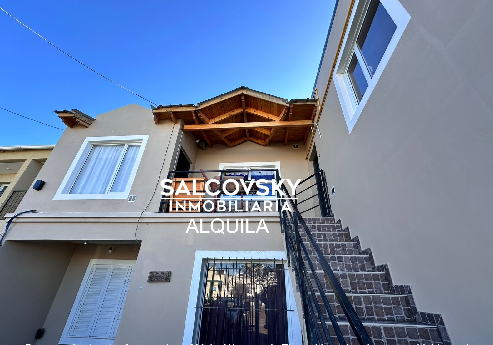 Departamento en alquiler en Fournier al 1.503, en primer piso, por escalera. $550.000 mensuales + servicios.