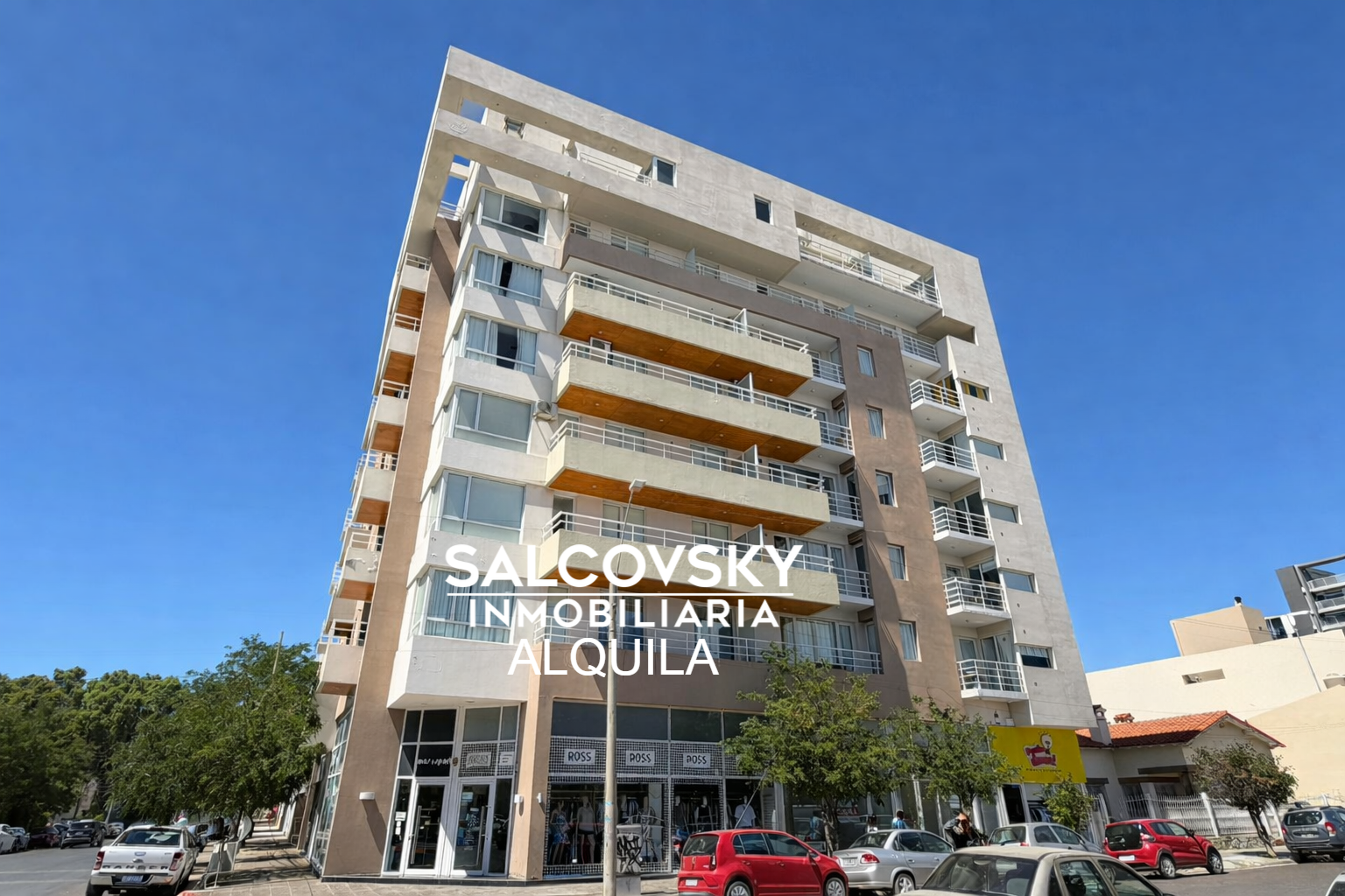 Departamento en Alquiler en Puerto Madryn de 1 dormitorio con Cochera en pleno centro!$750.000