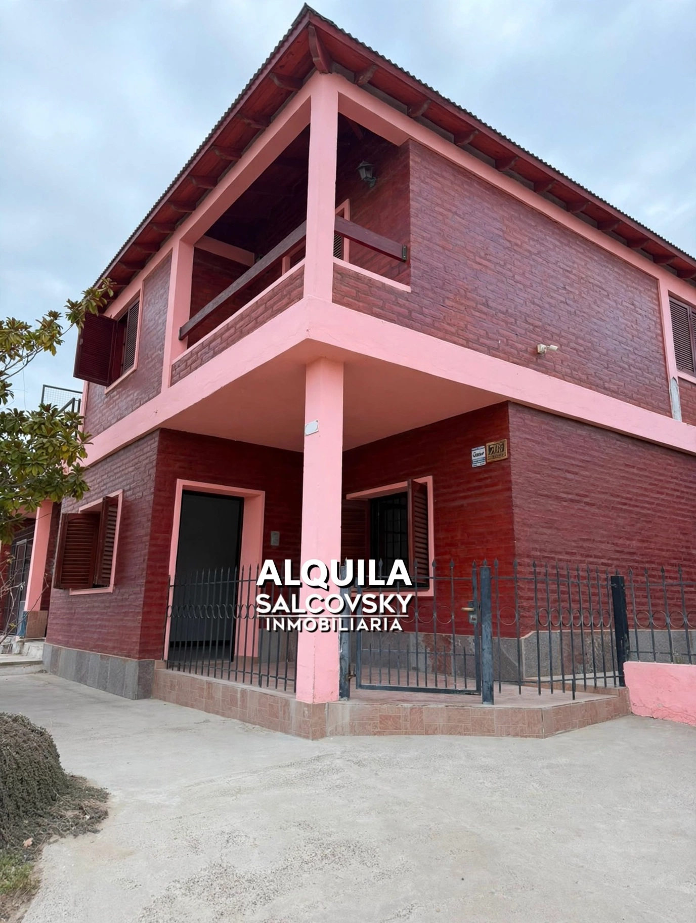 Departamento en Alquiler 2 dormitorios es en planta baja tipo casa Puerto Madryn $900.000
