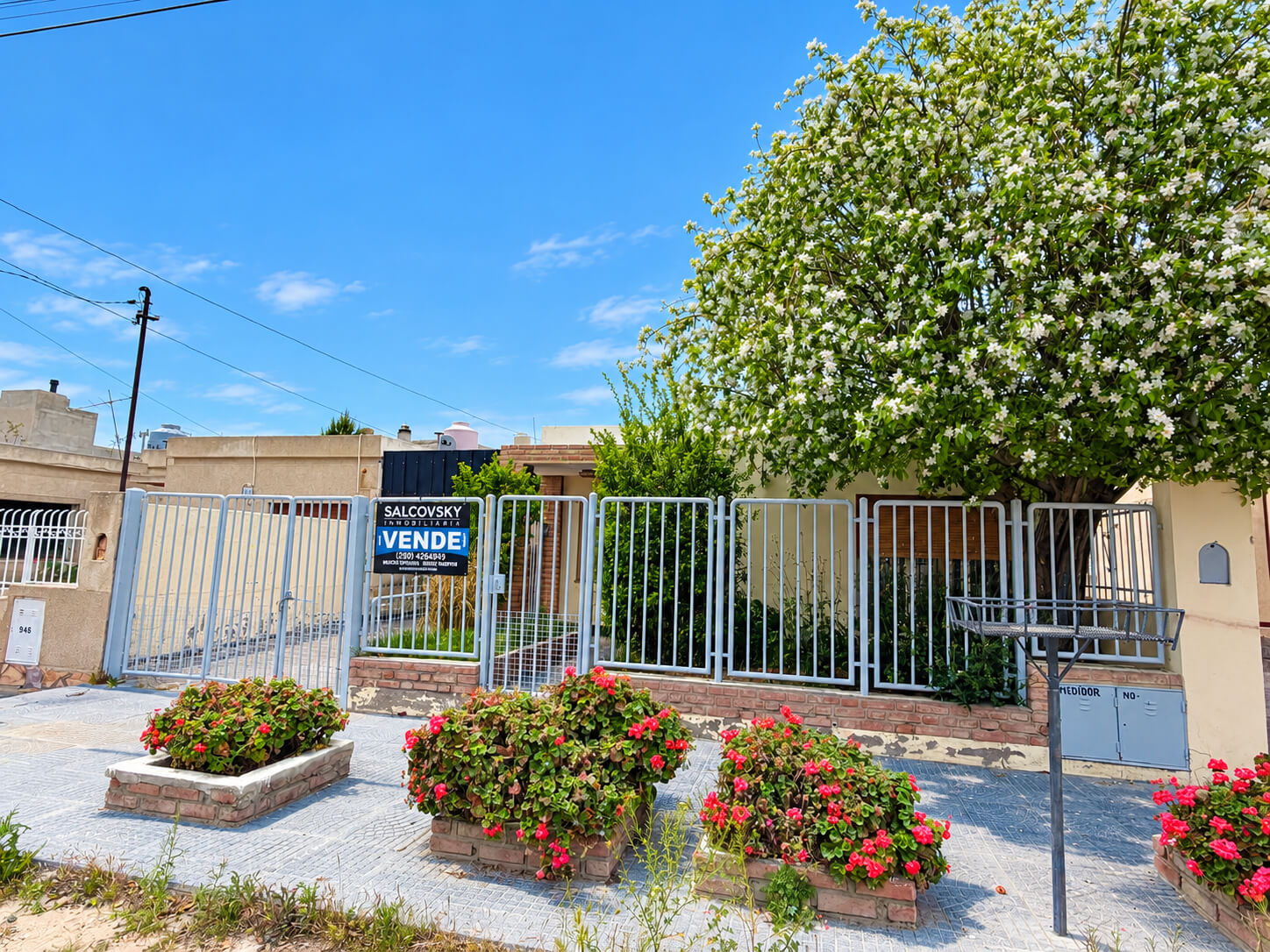 Casa de 3 dormitorios quincho con parrilla y depósito